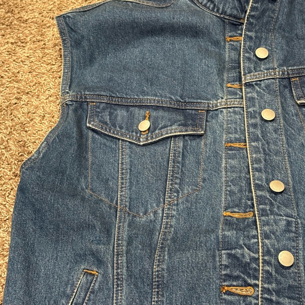 🌮Universal Thread Blue Denim Vest - Picture 3 of 14